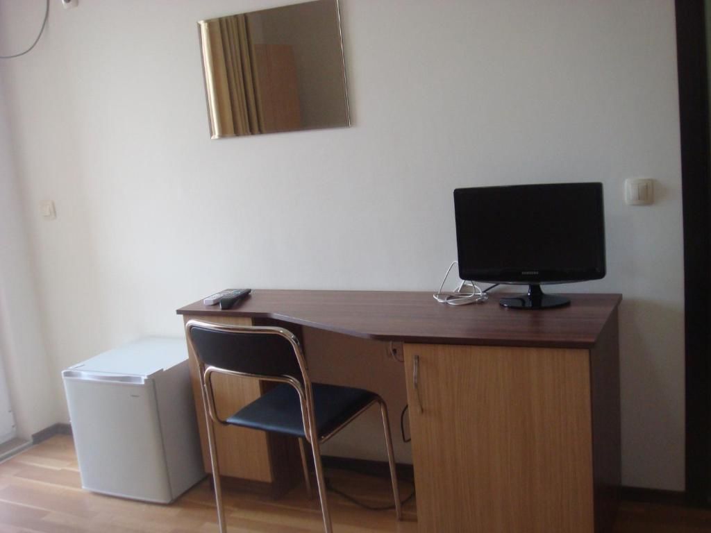 Отель Ivatea Family Hotel Равда